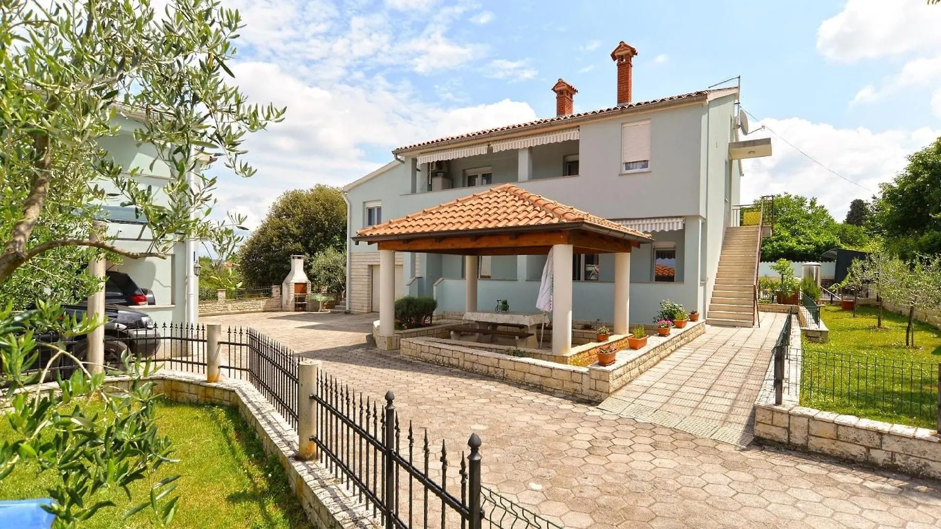 Apartment Ferienwohnung Fuer 6 Personen Ca 71 Qm In Pula-Fondole, Istrien Istrische Riviera Stinjan